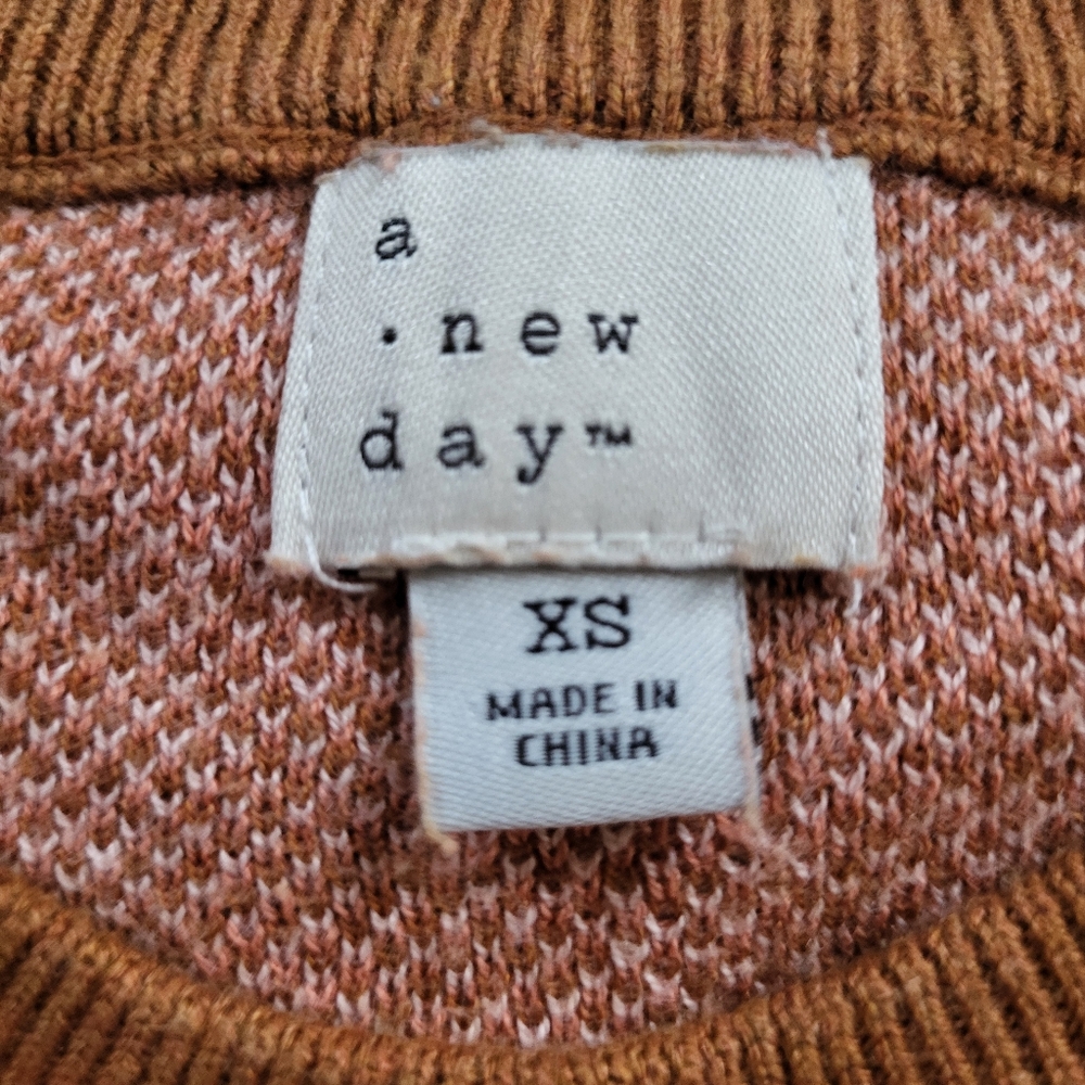 Patterned Sweater - Picture 3 of 6